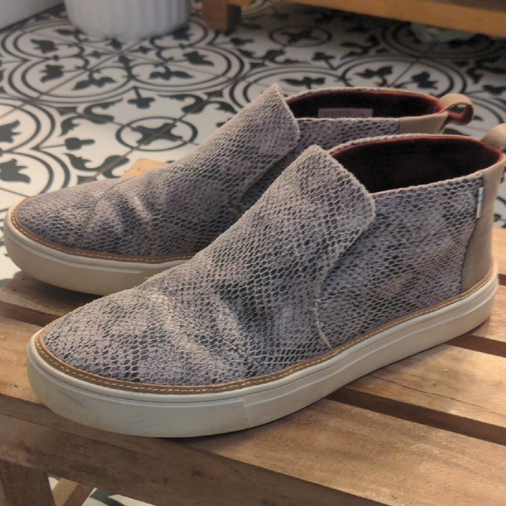 Toms Gray and Black Slip-On Shoes